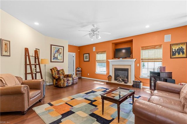 513 Telfyan DR, Chesapeake, VA 23320