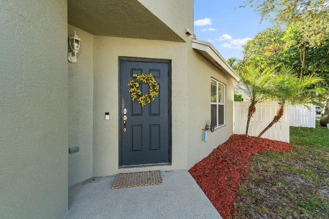 114 Pennock Landing Circle, Jupiter, FL 33458