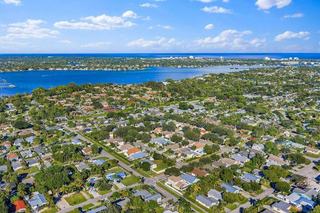 114 Pennock Landing Circle, Jupiter, FL 33458