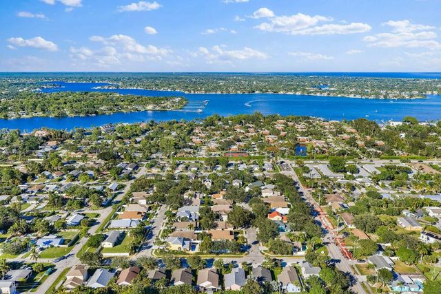 114 Pennock Landing Circle, Jupiter, FL 33458