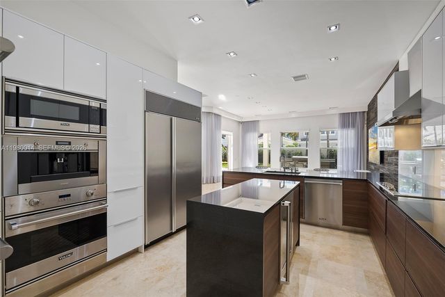 822 Meridian Lane, Hollywood, FL 33019