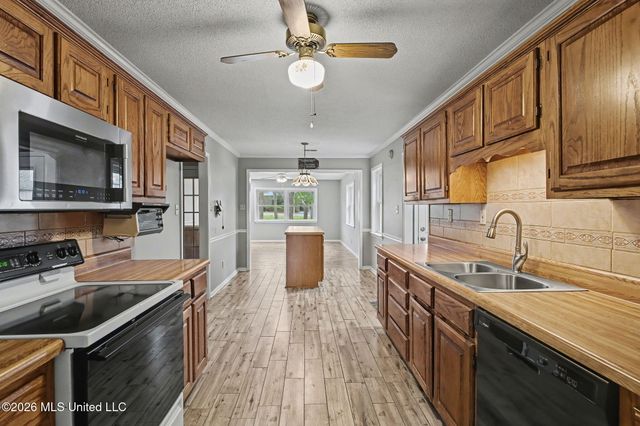 5900 Paloma Drive, Olive Branch, MS 38654