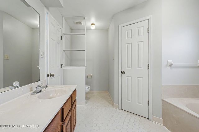 5900 Paloma Drive, Olive Branch, MS 38654