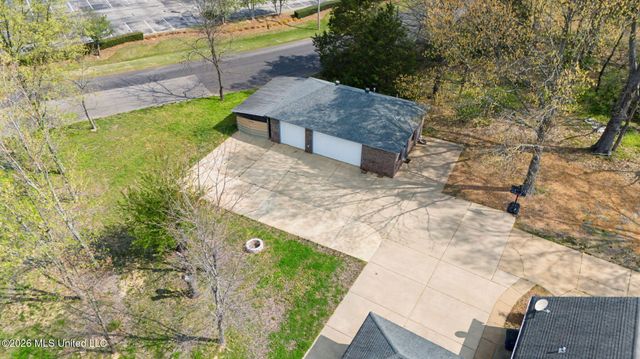 5900 Paloma Drive, Olive Branch, MS 38654