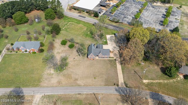 5900 Paloma Drive, Olive Branch, MS 38654