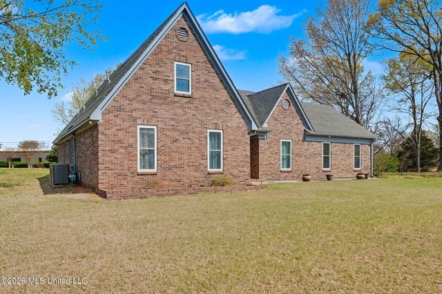 5900 Paloma Drive, Olive Branch, MS 38654