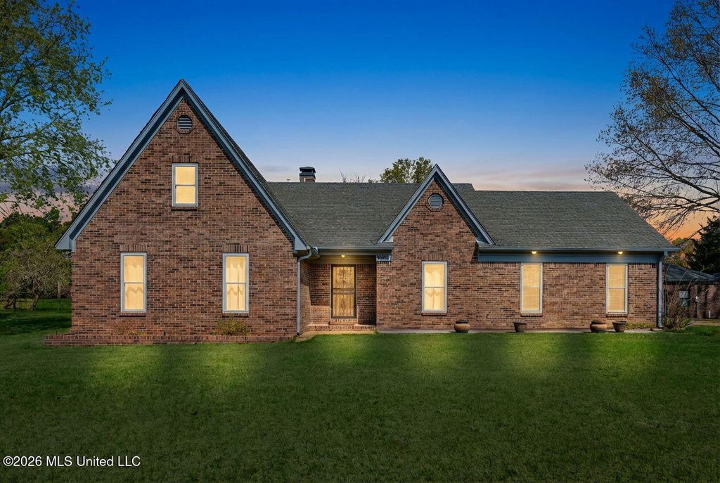 5900 Paloma Drive, Olive Branch, MS 38654