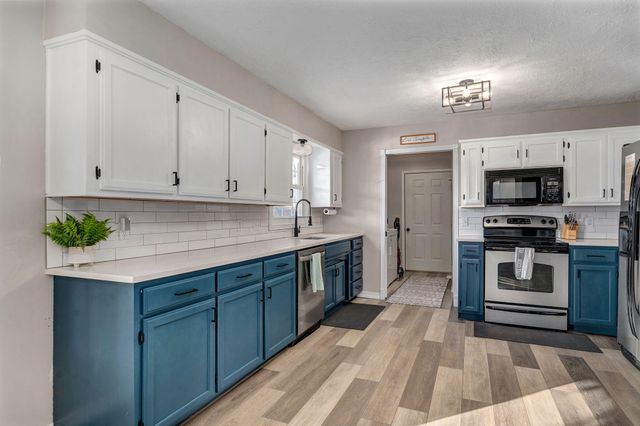 4525 S Jackson Avenue, Springfield, MO 65804