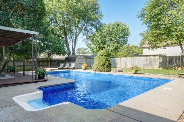 4525 S Jackson Avenue, Springfield, MO 65804