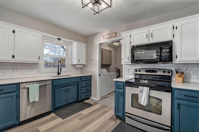 4525 S Jackson Avenue, Springfield, MO 65804