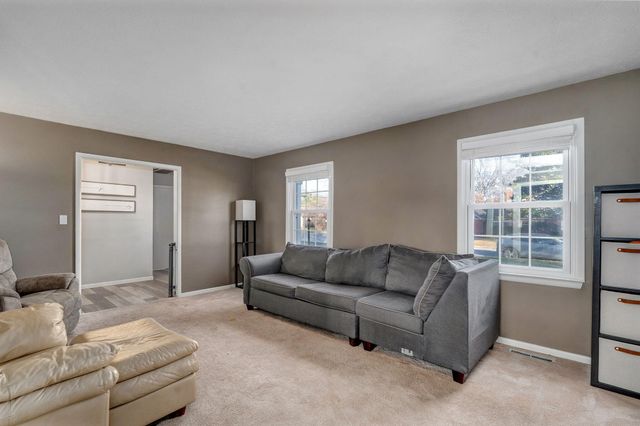 4525 S Jackson Avenue, Springfield, MO 65804