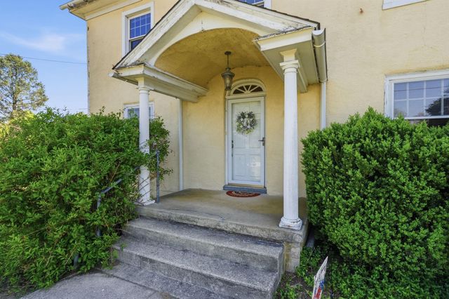 1325 S NEW ST, West Chester, PA 19382