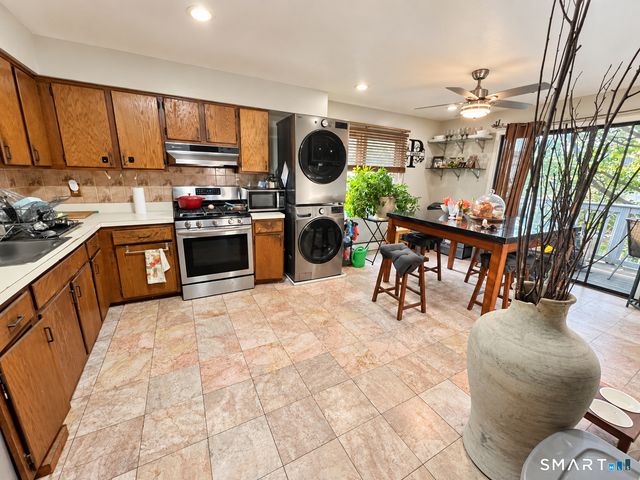 5 Brown Avenue 5, Stamford, CT 06902