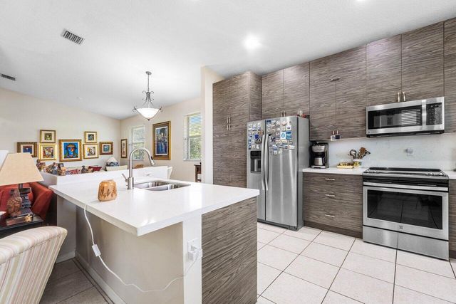 136 Hidden Hollow Terrace, Palm Beach Gardens, FL 33418