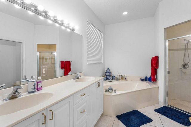 136 Hidden Hollow Terrace, Palm Beach Gardens, FL 33418