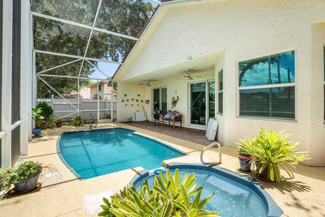 136 Hidden Hollow Terrace, Palm Beach Gardens, FL 33418