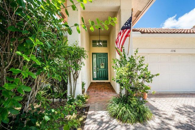 136 Hidden Hollow Terrace, Palm Beach Gardens, FL 33418