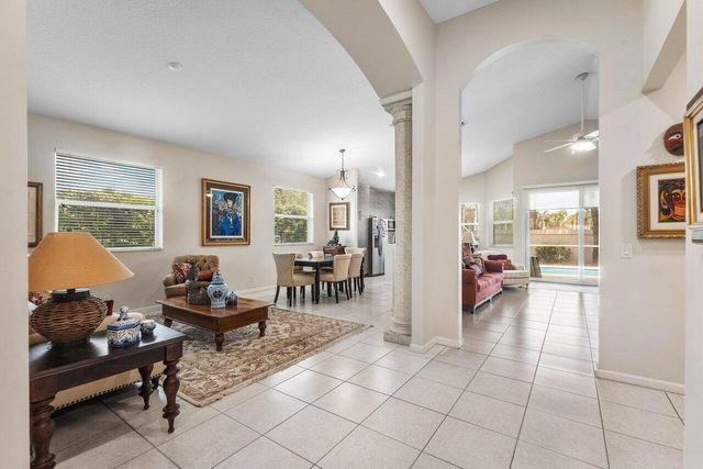 136 Hidden Hollow Terrace, Palm Beach Gardens, FL 33418