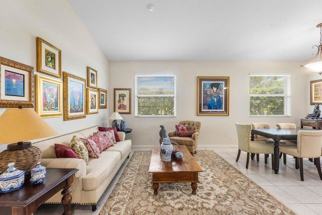 136 Hidden Hollow Terrace, Palm Beach Gardens, FL 33418