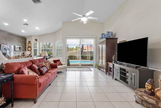 136 Hidden Hollow Terrace, Palm Beach Gardens, FL 33418