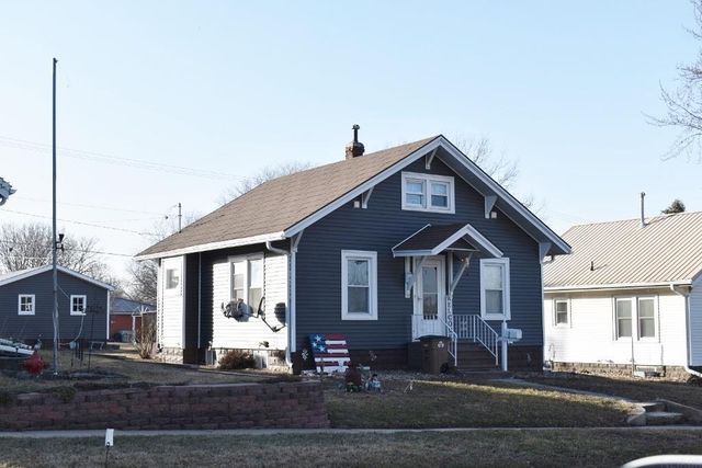104 8th Ave SE, Oelwein, IA 50662