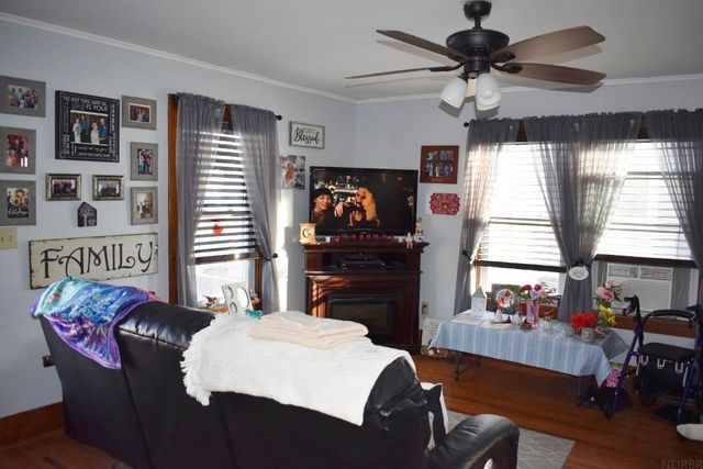 104 8th Ave SE, Oelwein, IA 50662