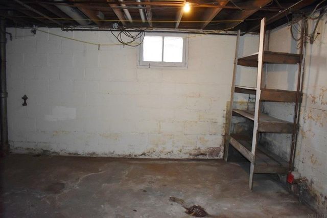 104 8th Ave SE, Oelwein, IA 50662