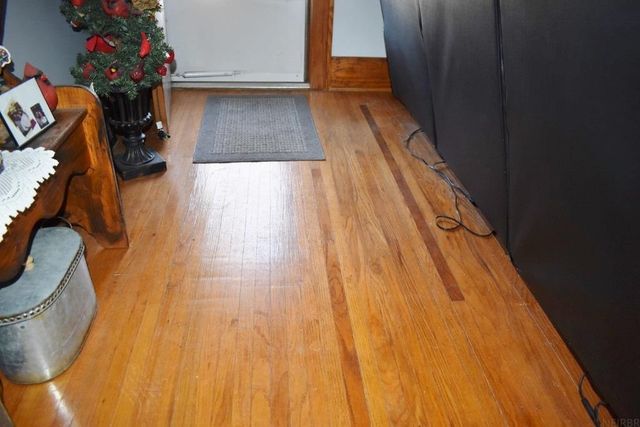 104 8th Ave SE, Oelwein, IA 50662