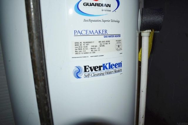 104 8th Ave SE, Oelwein, IA 50662