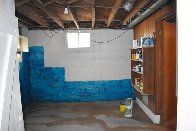 104 8th Ave SE, Oelwein, IA 50662