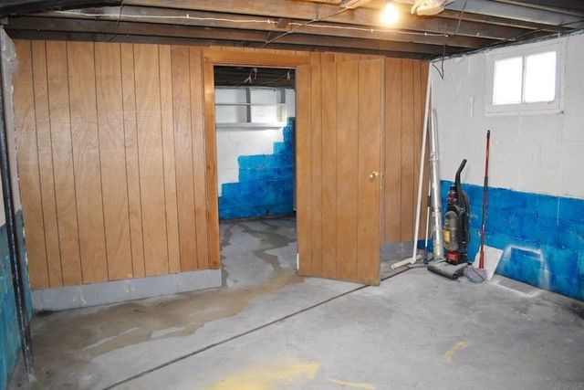 104 8th Ave SE, Oelwein, IA 50662