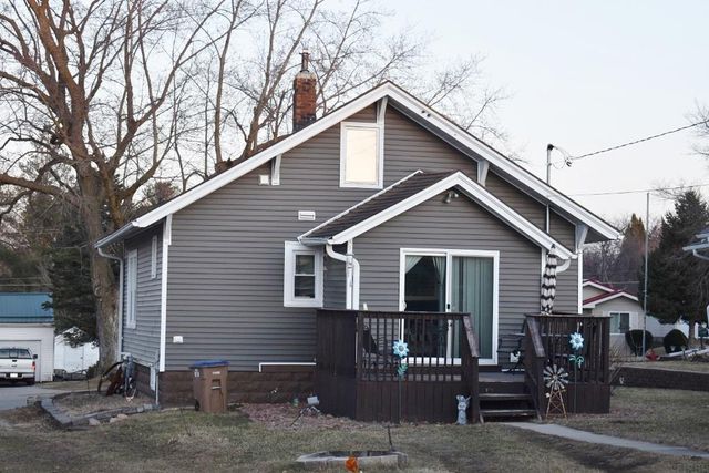 104 8th Ave SE, Oelwein, IA 50662