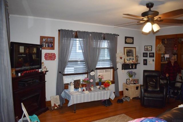 104 8th Ave SE, Oelwein, IA 50662