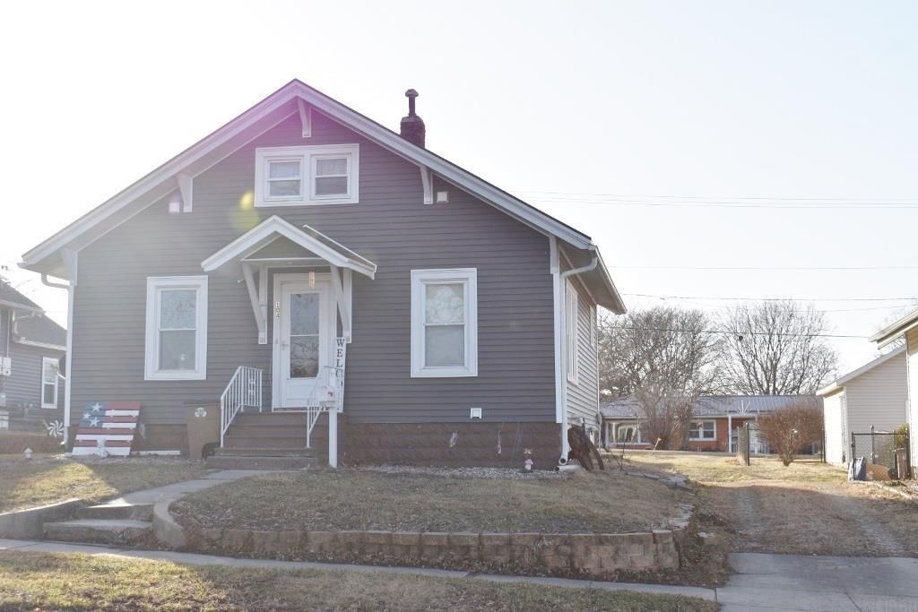 104 8th Ave SE, Oelwein, IA 50662