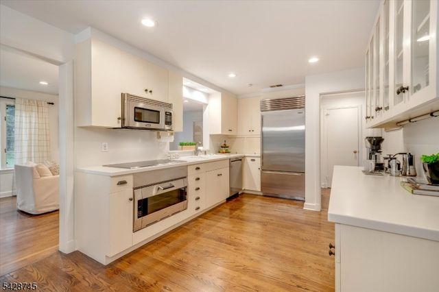 36 Cambridge Drive, Millburn Twp., NJ 07078