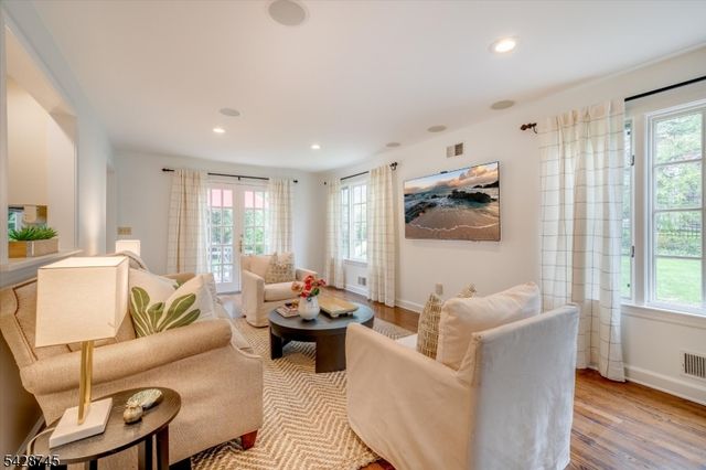 36 Cambridge Drive, Millburn Twp., NJ 07078