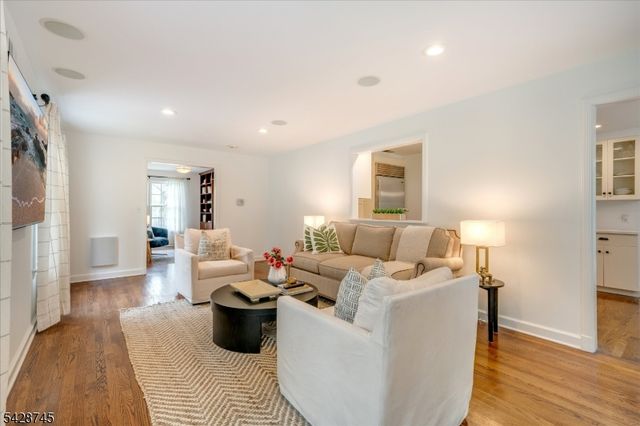 36 Cambridge Drive, Millburn Twp., NJ 07078