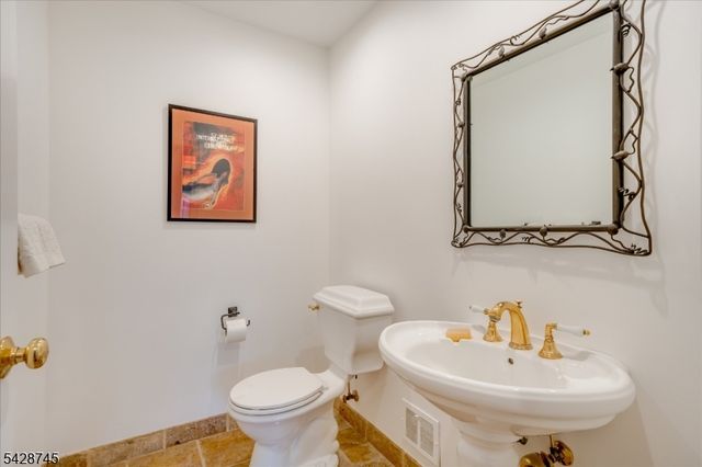 36 Cambridge Drive, Millburn Twp., NJ 07078