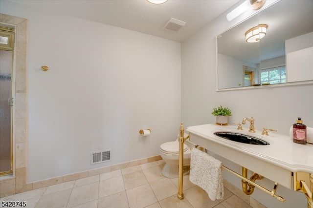 36 Cambridge Drive, Millburn Twp., NJ 07078