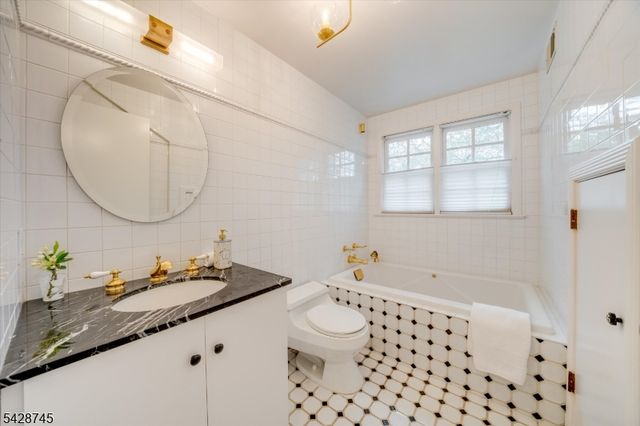 36 Cambridge Drive, Millburn Twp., NJ 07078