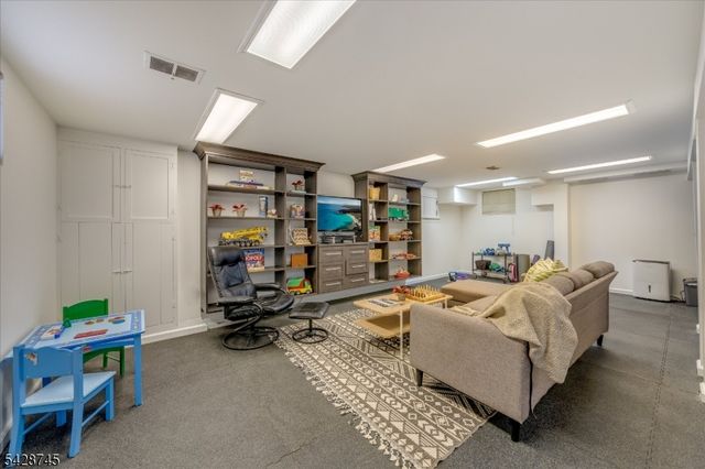 36 Cambridge Drive, Millburn Twp., NJ 07078