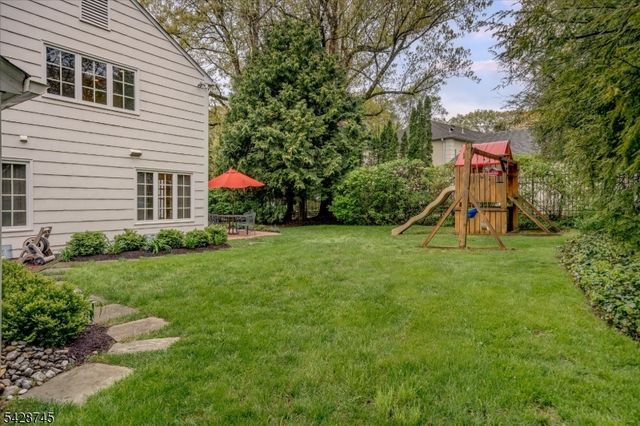 36 Cambridge Drive, Millburn Twp., NJ 07078