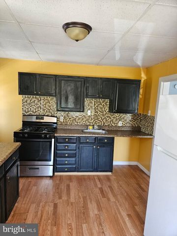 11 W CEDAR AVE, Oaklyn, NJ 08107