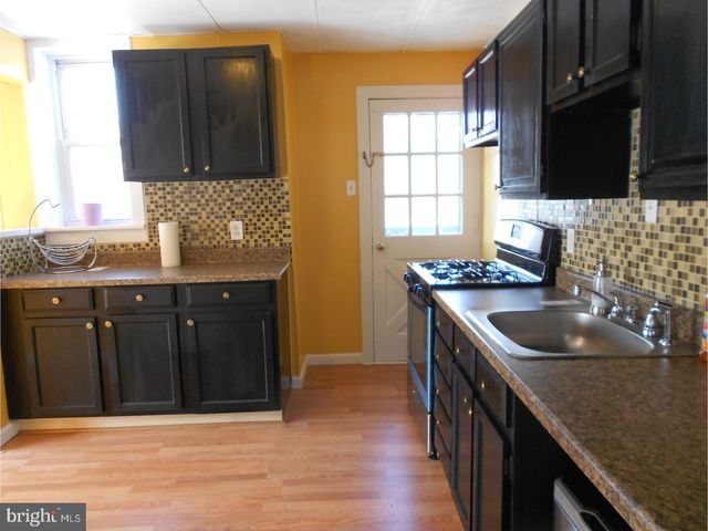 11 W CEDAR AVE, Oaklyn, NJ 08107