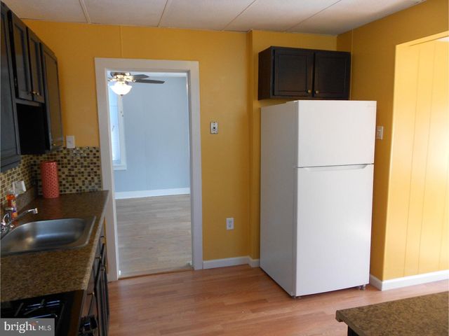 11 W CEDAR AVE, Oaklyn, NJ 08107