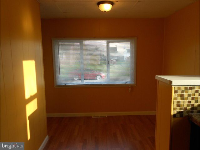 11 W CEDAR AVE, Oaklyn, NJ 08107