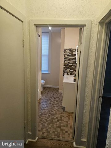 11 W CEDAR AVE, Oaklyn, NJ 08107