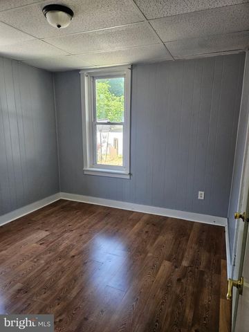 11 W CEDAR AVE, Oaklyn, NJ 08107