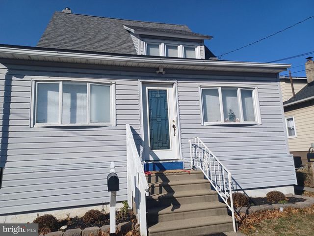 11 W CEDAR AVE, Oaklyn, NJ 08107