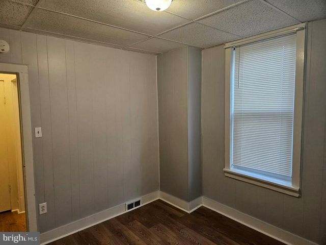 11 W CEDAR AVE, Oaklyn, NJ 08107